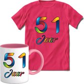 51 Jaar Vrolijke Verjaadag T-shirt met mok giftset Roze | Verjaardag cadeau pakket set | Grappig feest shirt Heren – Dames – Unisex kleding | Koffie en thee mok | Maat M