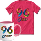 96 Jaar Vrolijke Verjaadag T-shirt met mok giftset Roze | Verjaardag cadeau pakket set | Grappig feest shirt Heren – Dames – Unisex kleding | Koffie en thee mok | Maat XXL