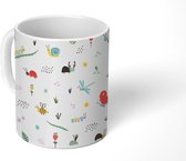 Mok - Koffiemok - Insecten - Bloemen - Regenboog - Kinderen - Design - Mokken - 350 ML - Beker - Koffiemokken - Theemok