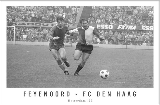 Walljar - Poster Feyenoord met lijst - Voetbal - Amsterdam - Eredivisie - Zwart wit - Feyenoord - FC Den Haag '72 - 70 x 100 cm - Zwart wit poster met lijst