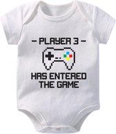 2x Pack Hospitrix Baby Rompertje Tweeling met Tekst "Player 3 Has Entered The Game" | 0-3 maanden | Korte Mouw |Tweeling Cadeau| Kraamkado |  Cadeau voor Zwangerschap | Bekendmaking | Aankondiging | Aanstaande Moeder | Moederdag