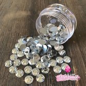 GetGlitterBaby® Face Jewels / Zilveren Festival Glitters / Strass Steentjes / Zilver Plak Diamantjes voor Gezicht - Medium - 30 stuks