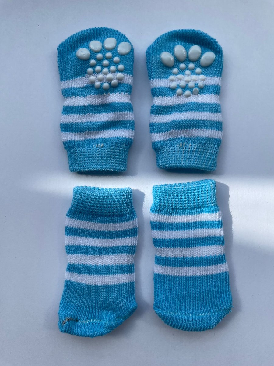 Hondensokken / Kattensokken - Blauw met witte strepen - Antislip - 4 stuks - Maat M - 3x7.5cm - 1 paar - 4 sokken - Katoen -