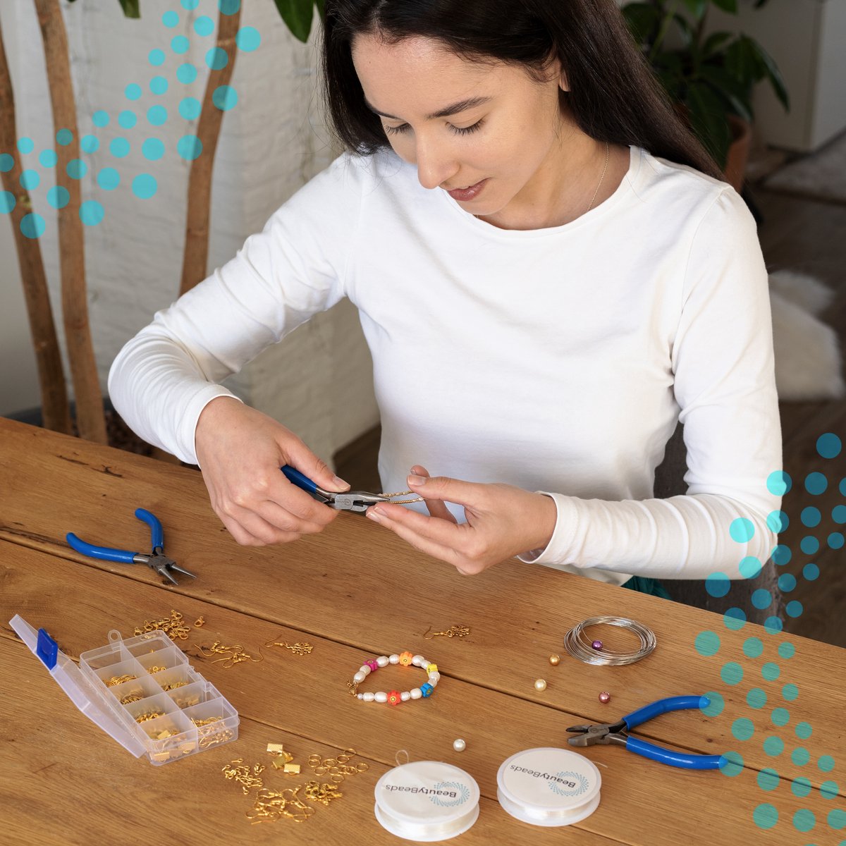 Opbergdoosje met +500 Gouden Onderdelen – Sieraden Maken met 10 Verschillende Types Juwelen Onderdelen – Armbanden/Halskettingen/Oorbellen/Enkelbandjes en Meer – BB201 Goud — afbeelding 10