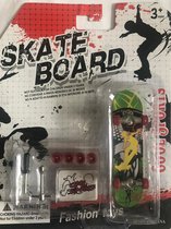 Miniatuur Skateboard - | Fingerboard Deck | Vingerskateboard | Vingerboard | Mini Board |9.5 cm inclusief 4 willen schroevendraaier en dopsleutel