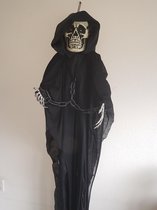 TotallyHalloween | Zombie Skelet Hangend | Trilt + Geluid (Spreekt) + Licht | 140 cm