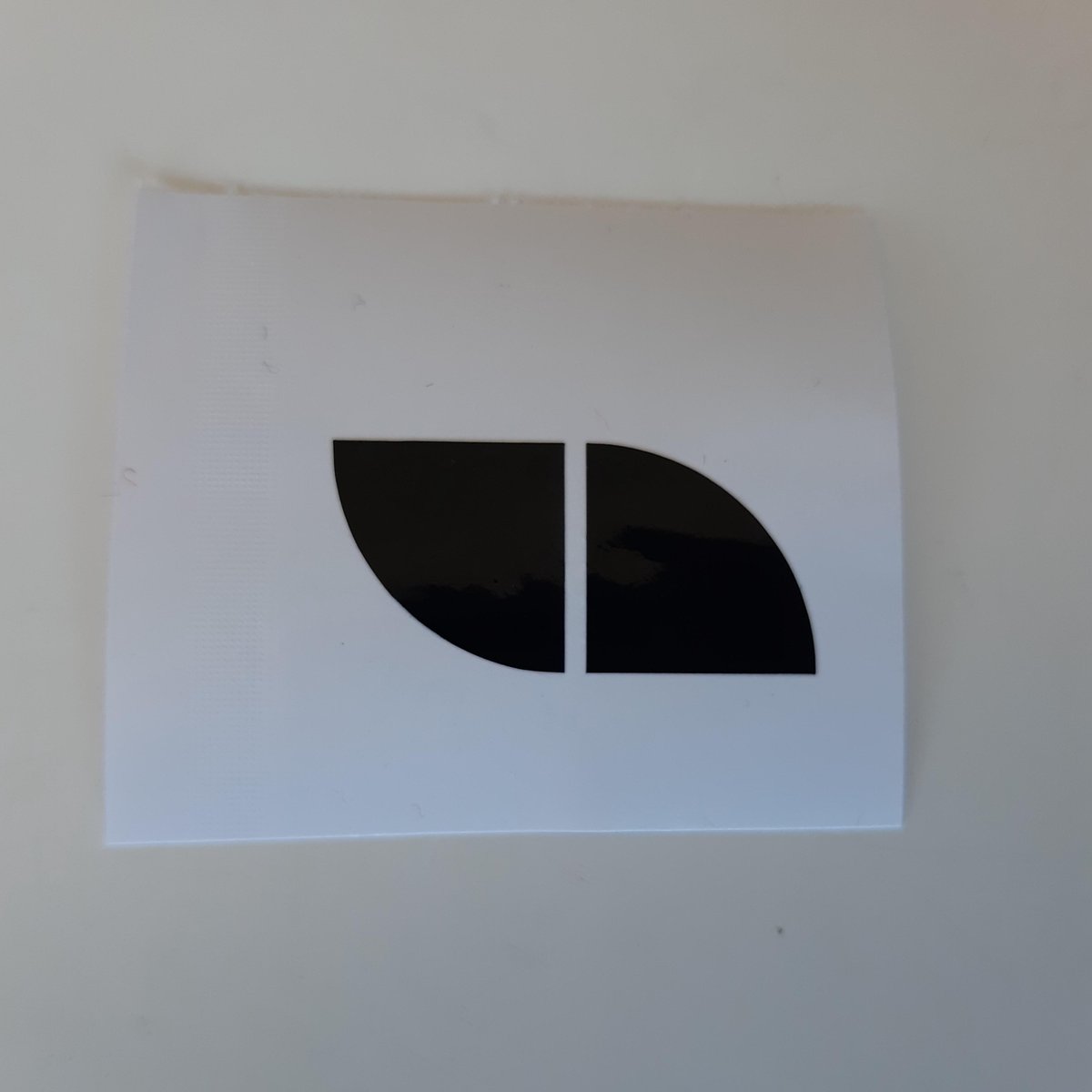 Glanszwarte  look sticker voor nieuw klein model aluminium BMW velg embleem 56MM