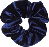 IRSA Scrunchie Velvet Donker Blauw - haarwokkel - Haarelastiek - Haaraccessoire (1 stuk)