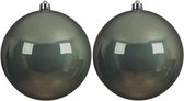 2x Grote salie groene kunststof kerstballen van 14 cm - glans - salie groene kerstboom versiering