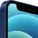 Close-up van de blauwe iPhone 12 Mini voorkant met scherm en camera.