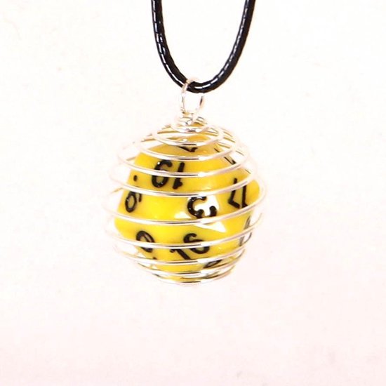 Thumbnail van een extra afbeelding van het spel D20 Necklace Yellow dobbelsteen ketting Geel DND