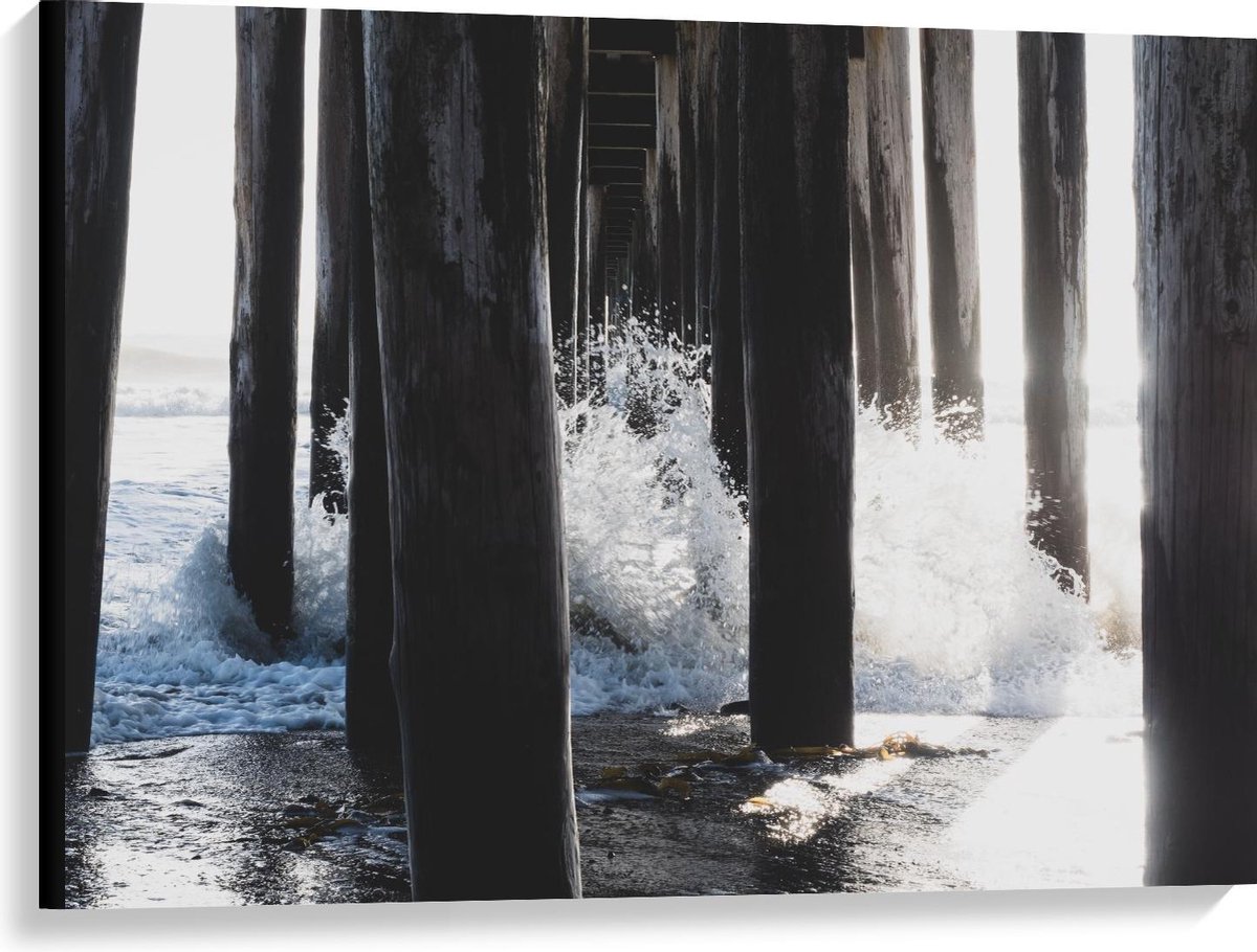 Canvas - Palen van een Pier in het Water - 100x75cm Foto op Canvas Schilderij (Wanddecorat