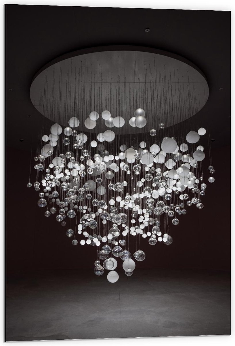 Dibond - Mega Kroonluchter (zwart/wit) - 60x90cm Foto op Aluminium (Wanddecoratie van meta