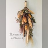 Een speciaal hangend boeket van droogbloemen 70 x 30 cm/ hanging dried flowers boequet/ stylen met droogbloemen / gedroogde bloemen / Bloemen en Decoratie 4 U .nl