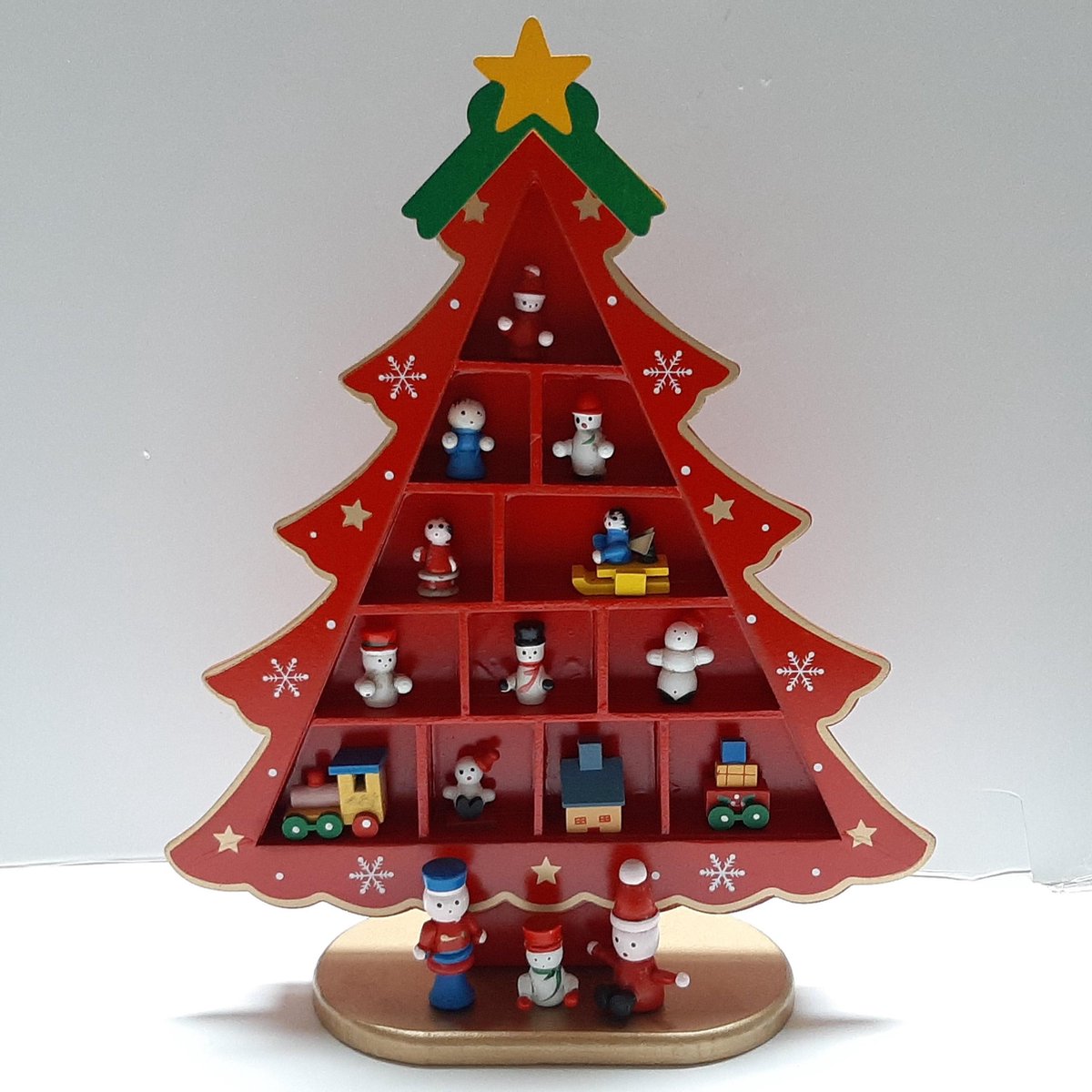 Houten kerstboom letterbak rood 26,5cm hoog bol