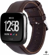 Leer Smartwatch bandje - Geschikt voor  Fitbit Versa / Versa 2 leren bandje - donkerbruin - Strap-it Horlogeband / Polsband / Armband