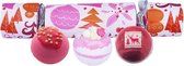 Bomb CosmeticsWe Wish You a Rosy Christmas Cracker Gift Pack met 3 Bath Blasters / Bruisballen