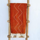 Nusa Originals - Luxe Scandinavian Sprei - Oranje Zigzag Motief - Handgemaakt & Duurzaam - 216x145cm