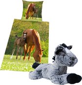 Dekbedovertrek Merrie met Veulen , 1persoons dekbed , 135x200, incl. zachte paarden knuffel - 32 cm - grijs/zwart