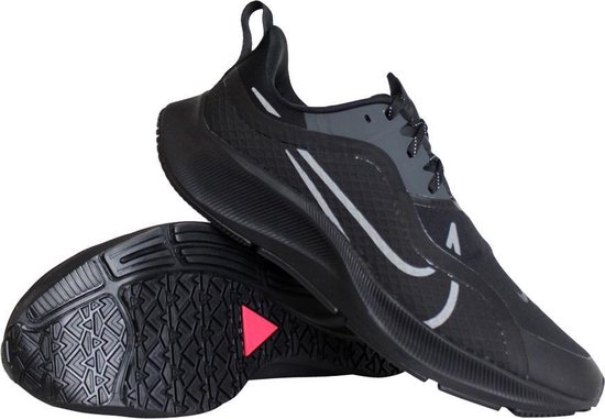 Nike Air Zoom Pegasus 37 Shield hardloopschoenen heren zwart | bol.com