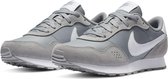 Nike Sneakers - Maat 38 - Unisex - grijs,wit