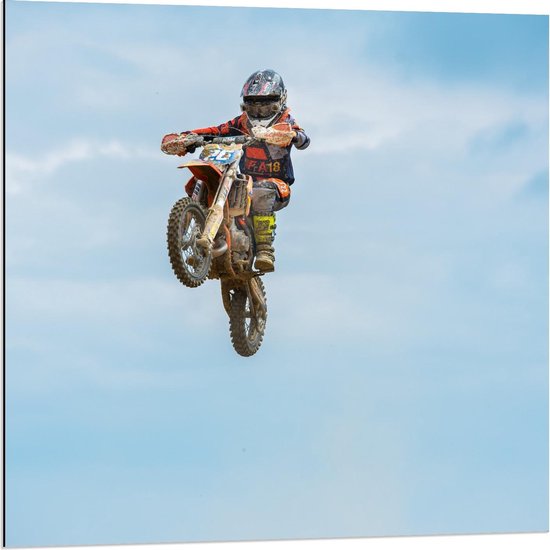 Dibond - Motorcrosser in de Lucht - 80x80cm Foto op Aluminium (Wanddecoratie van metaal)