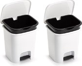 Set de 2x poubelles en plastique / poubelles / poubelles à pédale en blanc de 7,5 litres avec poubelle intérieure, couvercle et pédale.