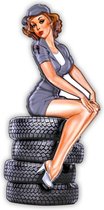 HAES deco - Retro Metalen Muurdecoratie - Garage Pin Up Girl - Western Deco Vintage-Decoratie - 28 x 59 x 1 cm - WD862