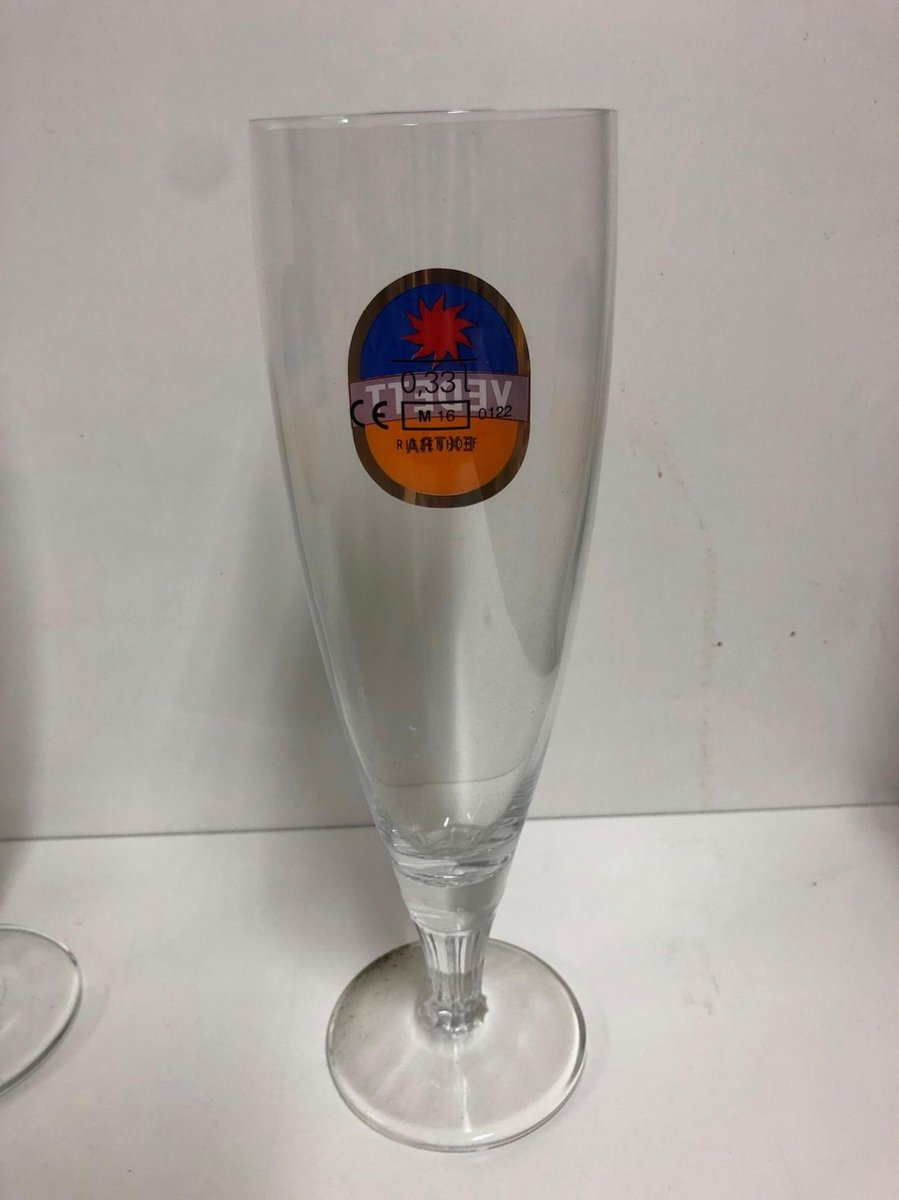 Vedett bierglas op voet doos 6x33cl bier glas glazen bierglazen voetglas