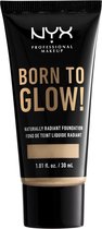 NYX Professional Makeup Born To Glow! Naturally Radiant Foundation - Warm Vanilla BTGRF6.3 - 30 ml