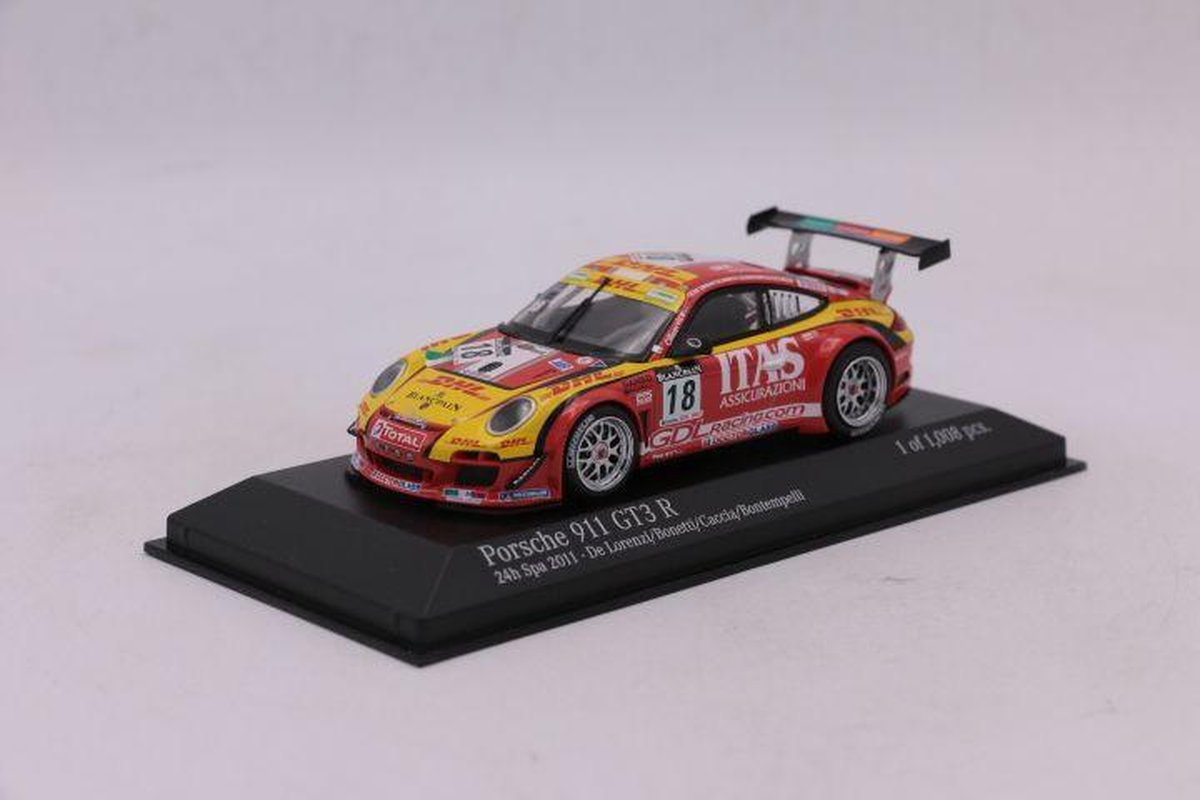 1:43 Diecast Modelcar Porsche 911 GT3 R #18 24H Spa 2011 1008 stuks Minichamps