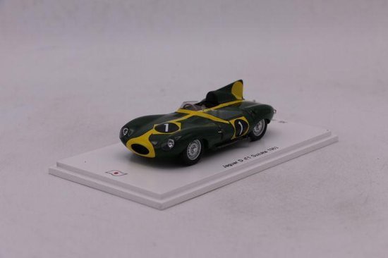 The 1:43 Diecast Modelcar of the Jaguar D #1 Suzuka 1963. The driver was Francis Francis. This scalemodel is limited by 500pcs.The manufacturer is Spark.
