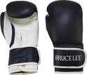 Zwarte bokshandschoenen met witte binnenkant en "BRUCE LEE" op de polssluiting.