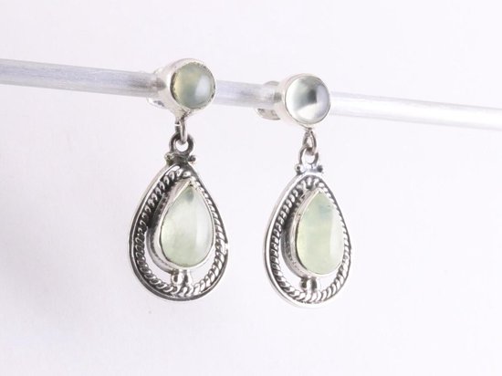 Clous d'oreilles ajourés en argent avec préhnite