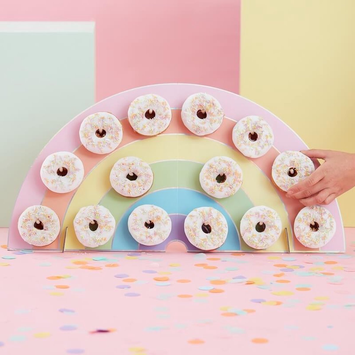 Donutwall regenboog - 14 donuts