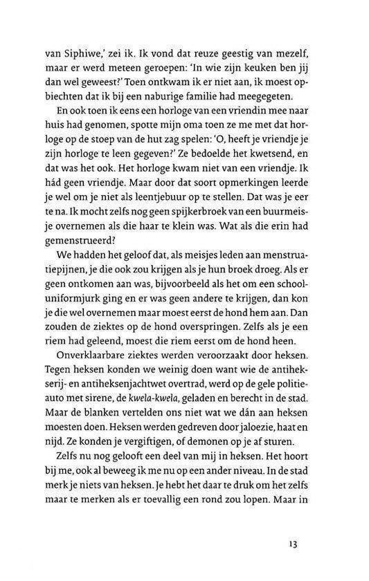 Pagina 13 met tekst over een horloge, heksen, en een ronde loup.