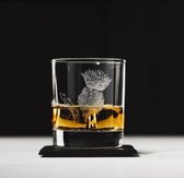 Whiskyglas Gegraveerd met Distel en leistenen onderzetter - Just Slate Company Scotland