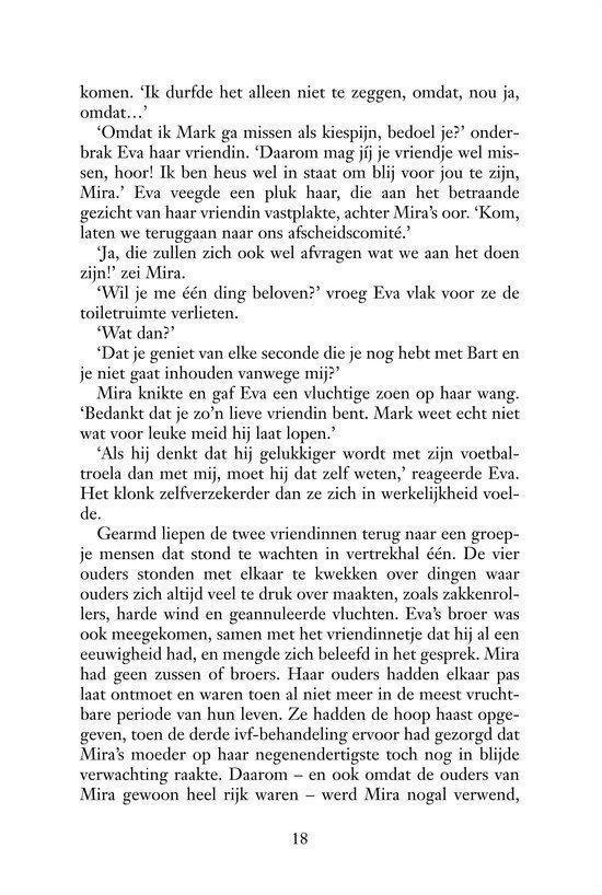 Kaft van een boek met witte letters op een blauwe achtergrond.