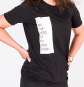 T-Shirt - I AM THE HERO OF MY OWN STORY - Express  Yourself - Unisex - Zwart - Maat M