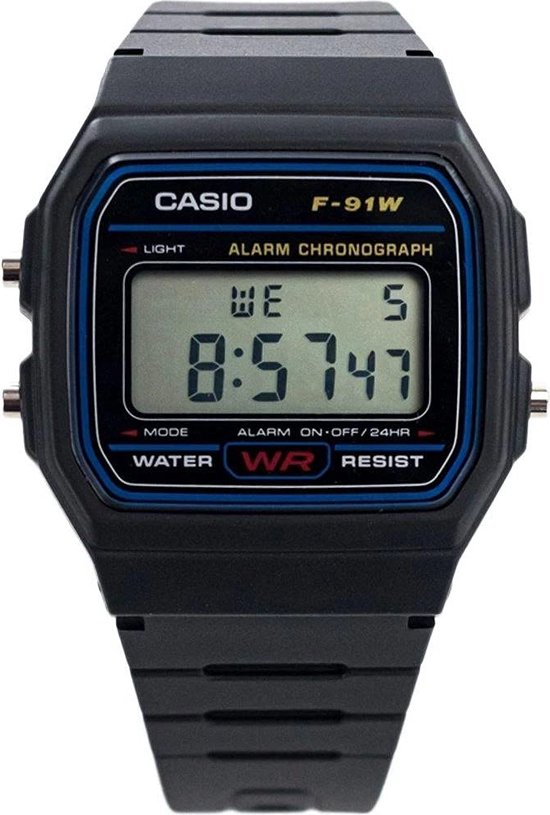 Montre numérique Casio F-91W noire avec écran carré, affichant le jour 'WE' et bracelet noir.