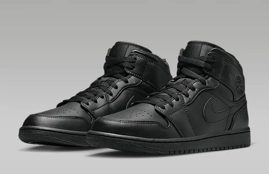 black nike air jordans