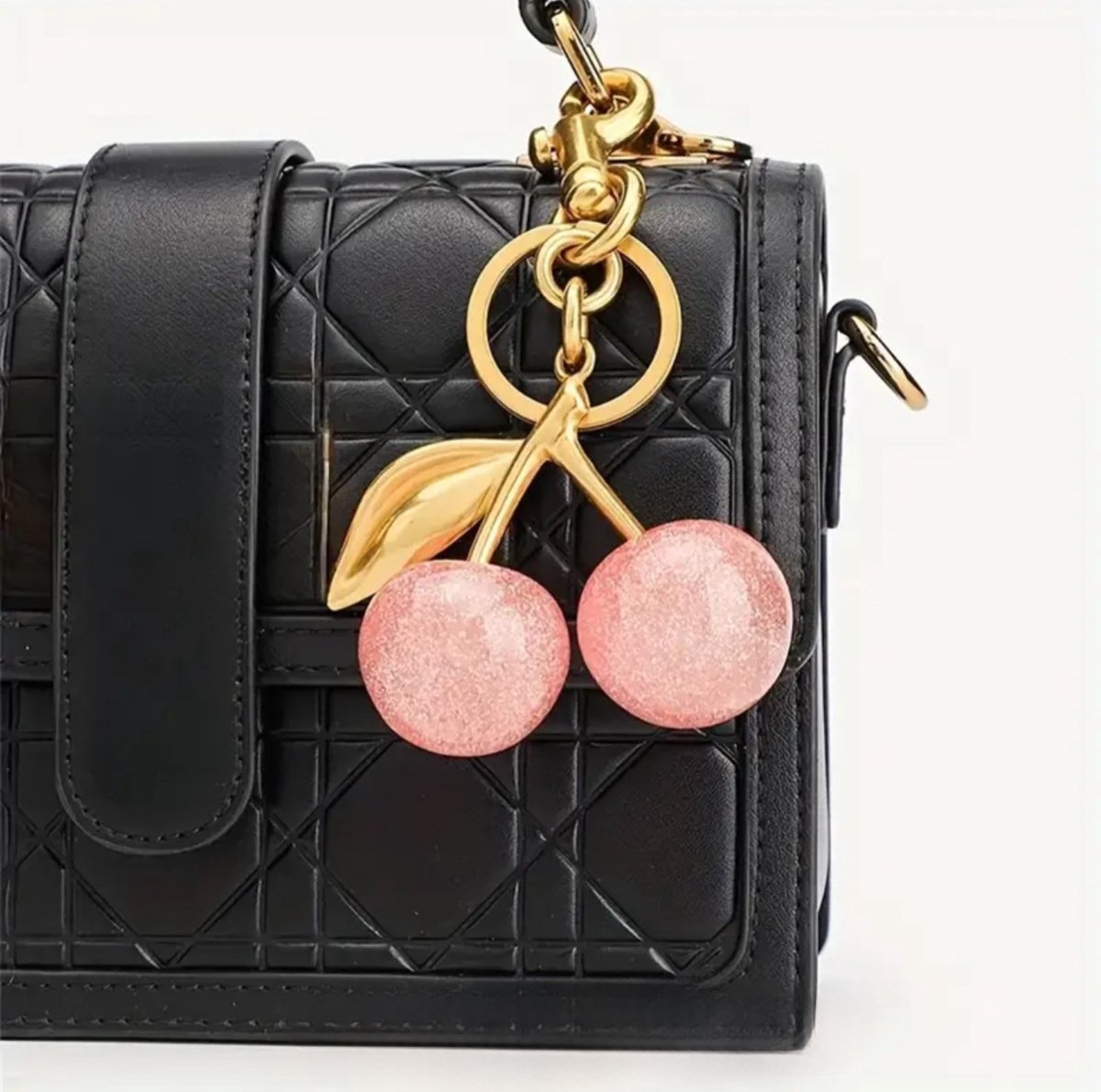 Borasi Kersen Sleutelhanger Roze | Bag Charms | Tashanger | Dames Accessoires | Accessoires | Sleutelhanger | Dames Sieraden |