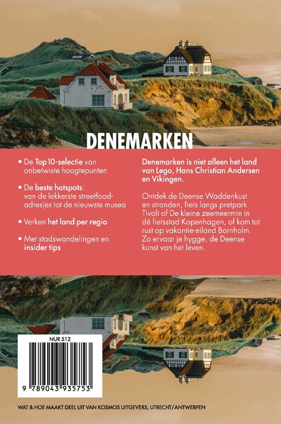 Buitenomslag van de 'Wat & Hoe' reisgids Denemarken, met een foto van duinen met huizen aan zee.