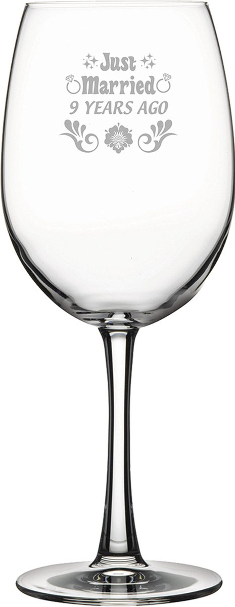 Gegraveerde rode wijnglas 58cl Just Married 9 years ago