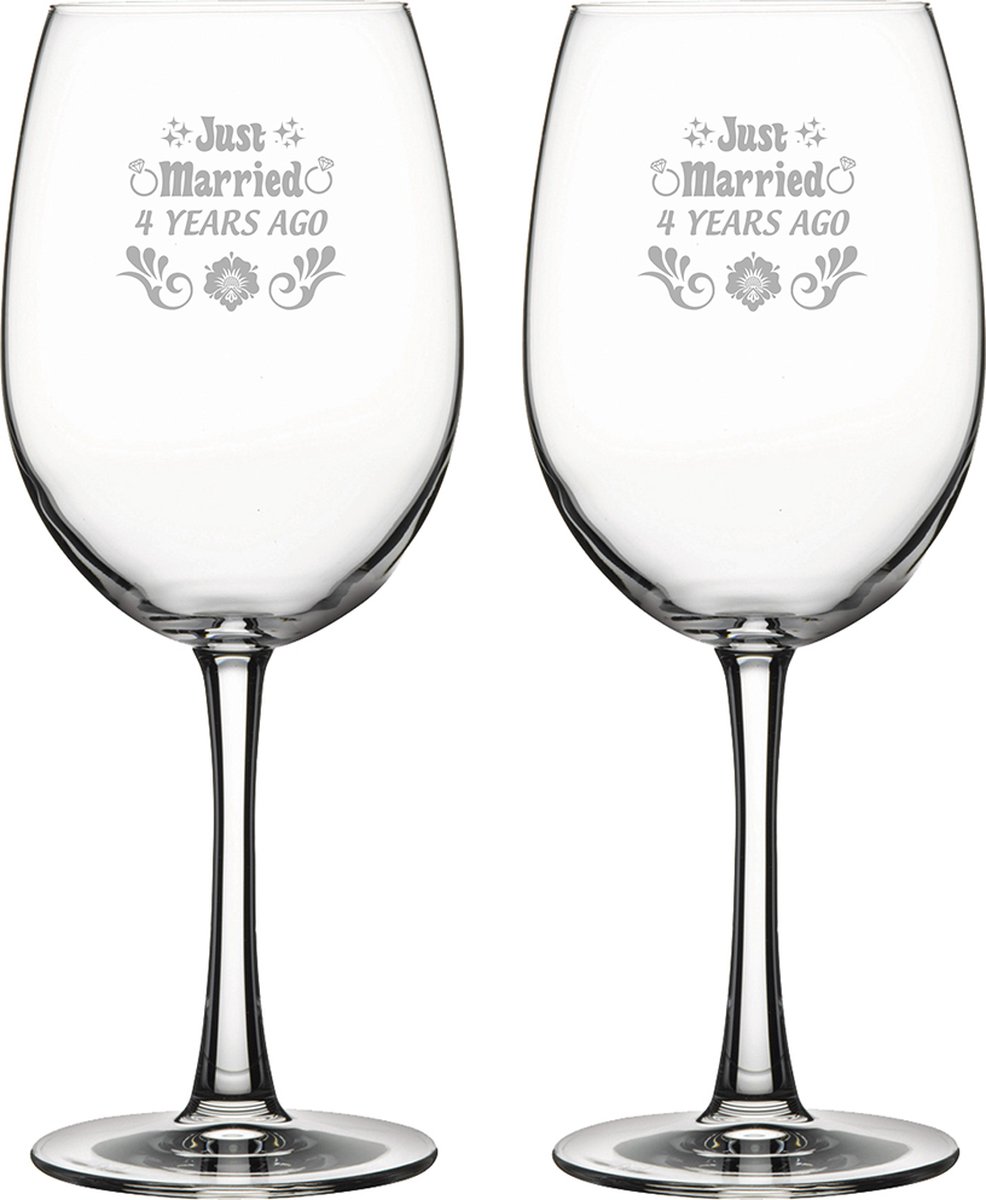 Gegraveerde set rode wijnglazen 46cl Just Married 4 years ago