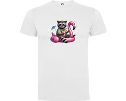 Wit T-Shirt met “Kleurrijke Wasbeer met Zonnebril Cocktail en Flamingo zwemband – Feest – Vakantie – Chillen “ Print Full Color Maat XL