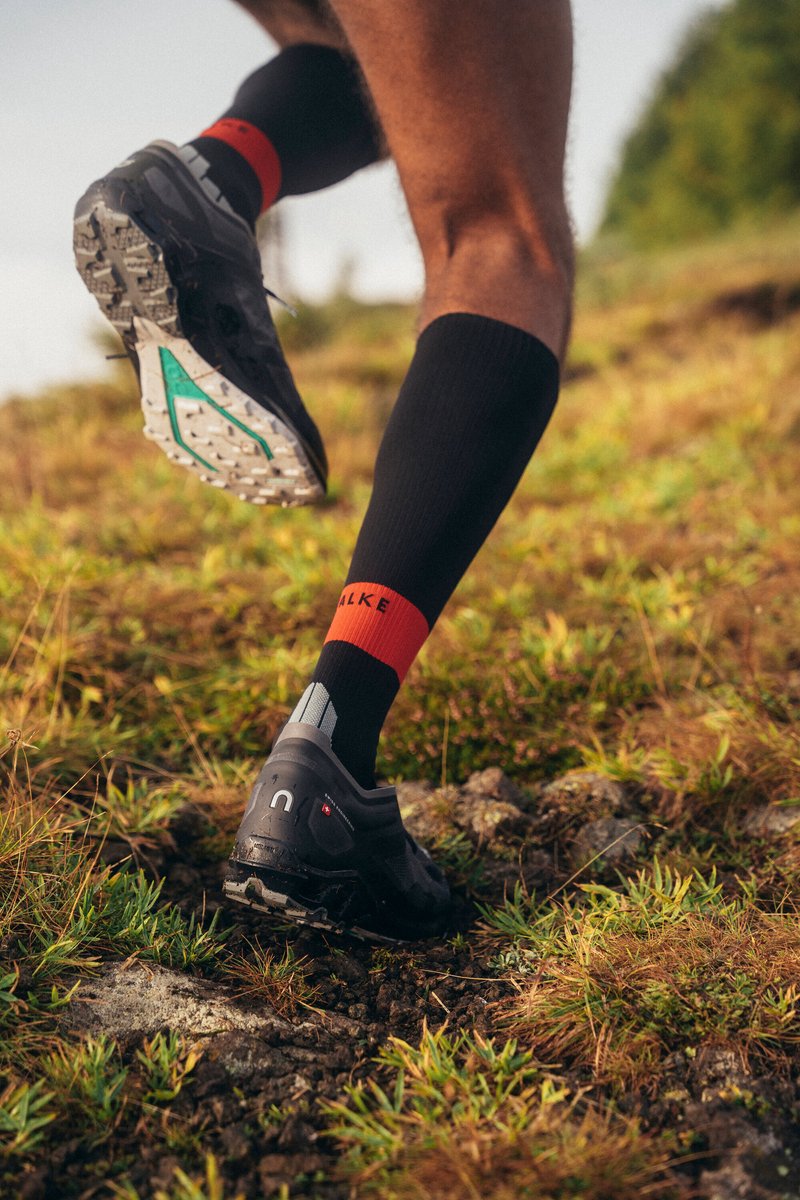 FALKE RU4 energy compression kniekousen zwart