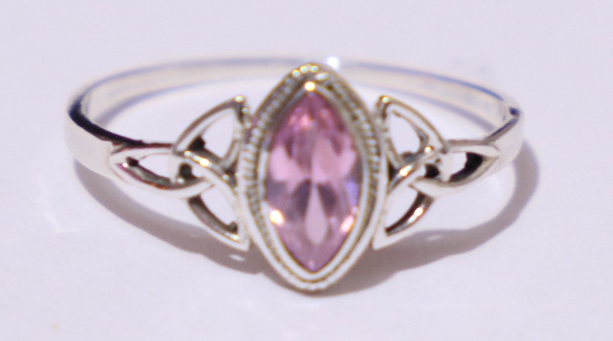 Roze cubic zirconia ring