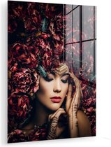 Glasschilderij vrouw - Bloemen - Rood - Sieraden - Henna - Foto op glas - Wanddecoratie glas - 30x40 cm - Schilderij glas - Slaapkamer - Woondecoratie