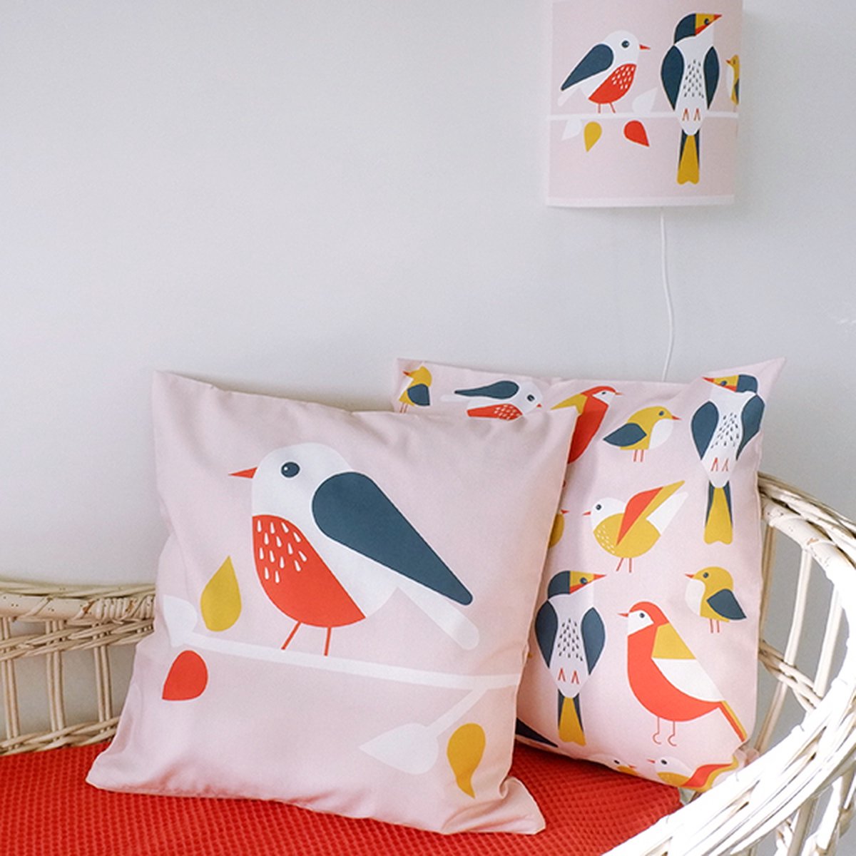 Sierkussen Vogel 40x40 tweezijdig roze met rits inclusief vulling voor kinderkamer